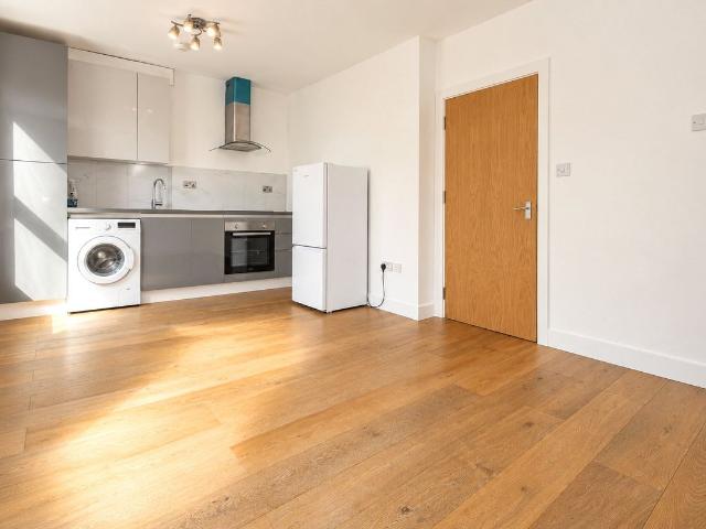 Apartment for rent in London Borough of Croydon, Greater London