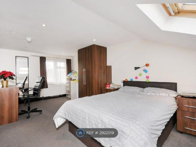 Room for rent in London Borough of Hounslow, Greater London
