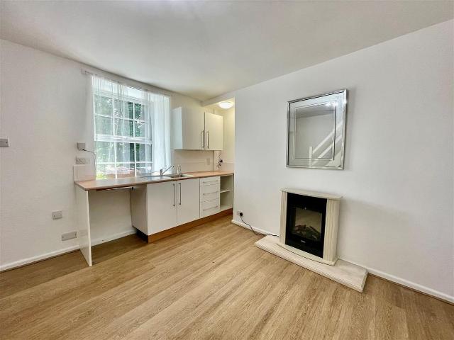 House for rent in Charlesworth, East Midlands