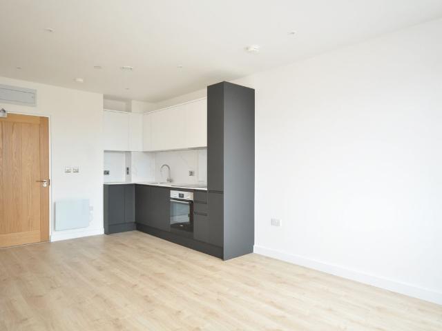 Apartment for rent in Red Hill, Surrey