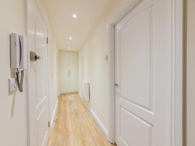 Apartment for rent in Red Hill, Surrey