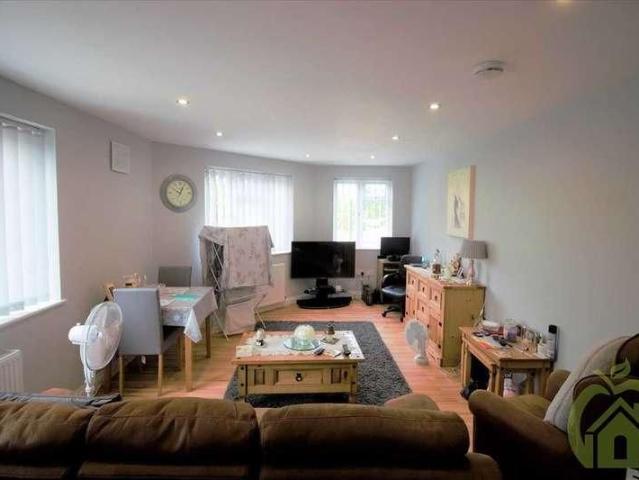 Apartment for rent in London Borough of Havering, Greater London