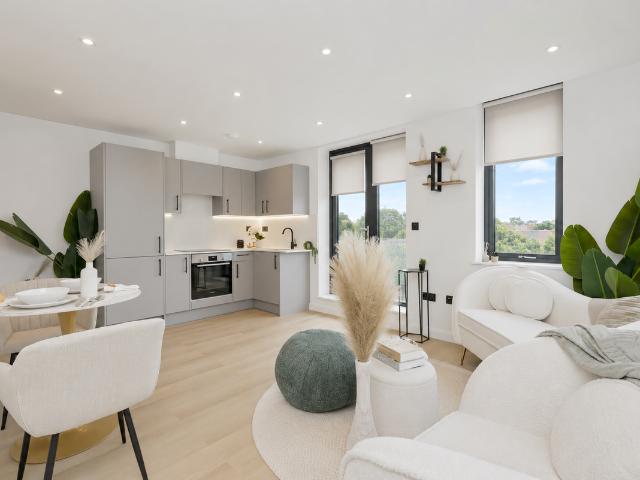 Apartment for rent in Longlands, Greater London