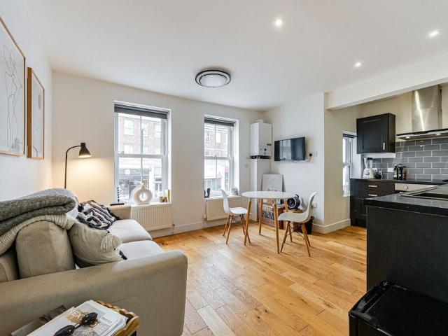 Apartment for rent in Longlands, Halfway Street