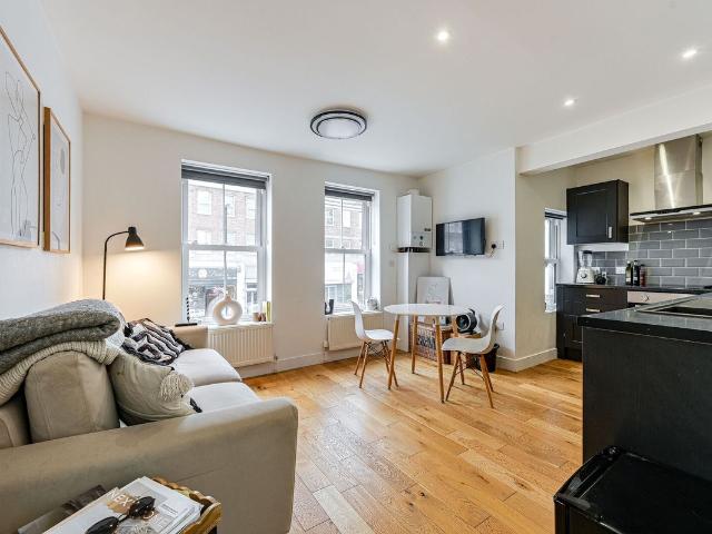 Apartment for rent in Longlands, Halfway Street