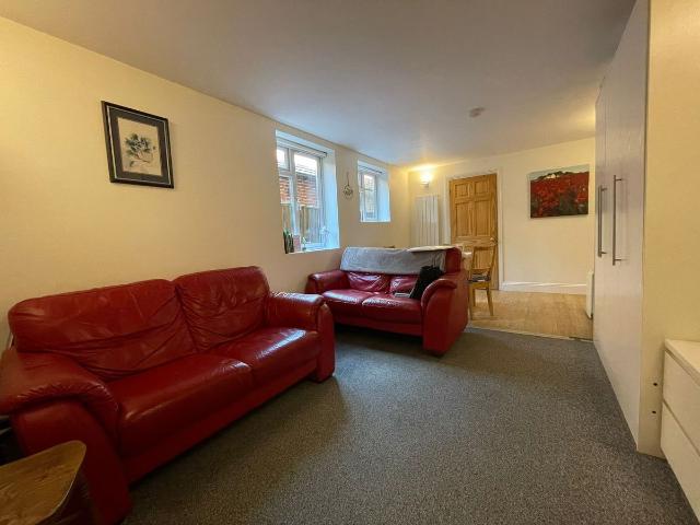 Apartment for rent in Ashurst Bridge, Hampshire