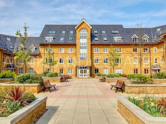 Apartment for rent in Kings Hill, Colliers End
