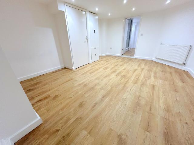 Studio for rent in Alton Barnes, Essex
