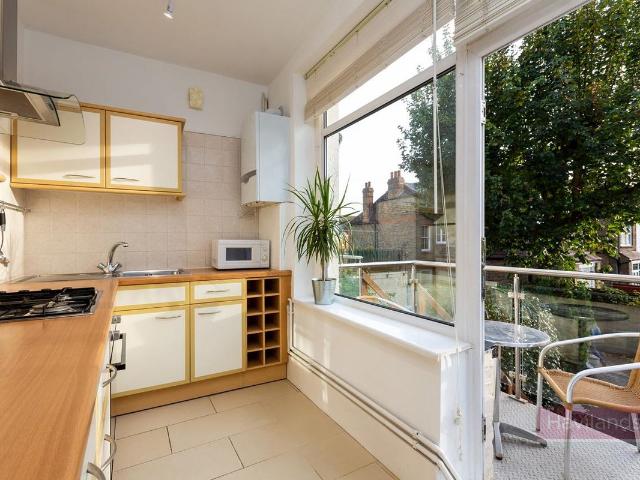 Apartment for rent in Winchmore Hill, Edmonton