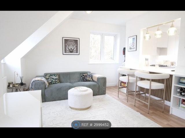 Apartment for rent in Emmbrook, Wokingham