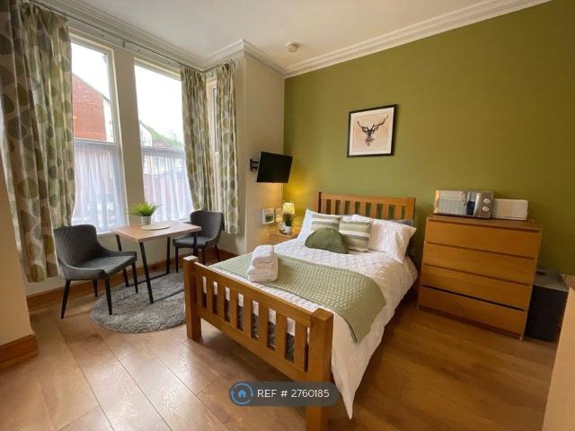 Studio for rent in Plant's Green, Cradley Heath