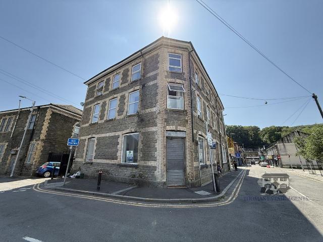 Apartment for rent in Porth, Wales