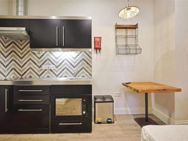 Studio for rent in North Kensington, Greater London