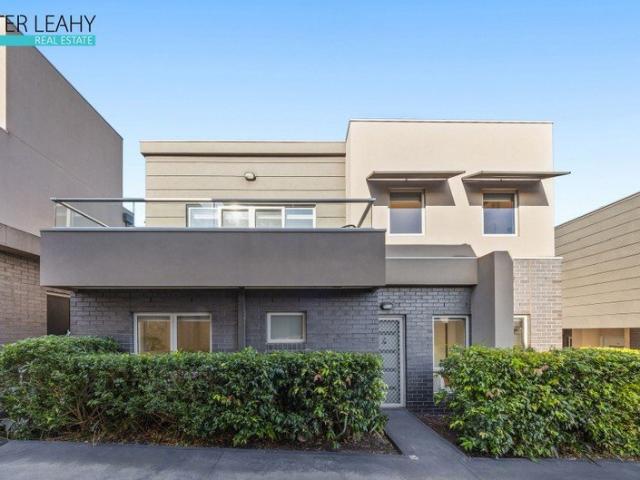Townhouse for sale in Camerons Creek, Victoria