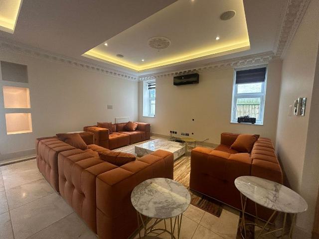 House for rent in Brondesbury, Greater London
