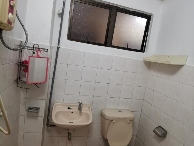 Room for rent in Petaling, Damansara Damai