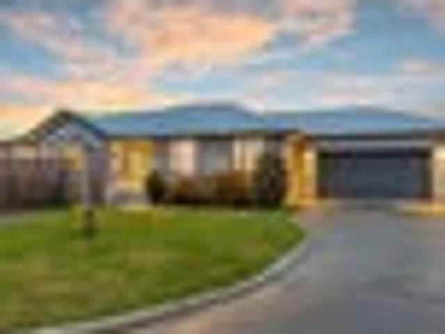 House for sale in Chaslands, Canterbury
