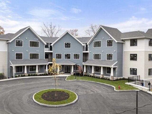 Condo for sale in Wellesley, Massachusetts