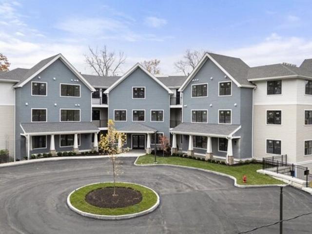 Condo for sale in Wellesley, Massachusetts