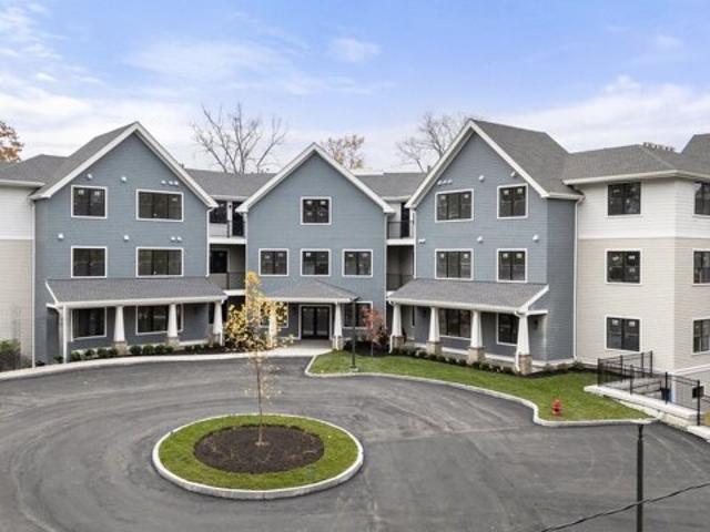 Condo for sale in Wellesley, Massachusetts