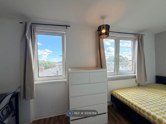 Apartment for rent in Cubitt Town, Greater London