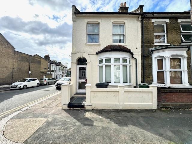 House for rent in Cann Hall, Greater London