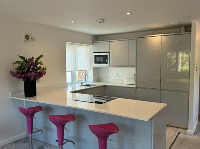 House for rent in Oxshott, Elmbridge