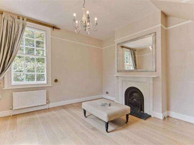 House for rent in Esher, Elmbridge