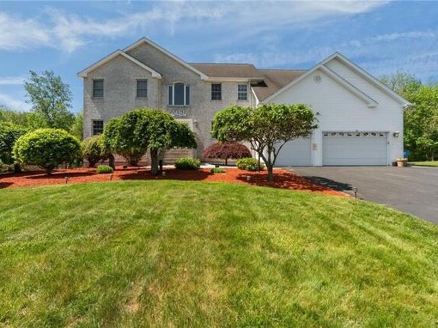 House for sale in Lincoln, Providence County