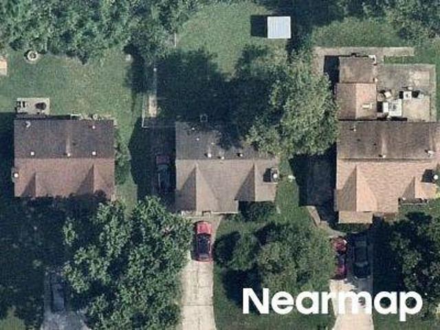 House for sale in Riverdale
