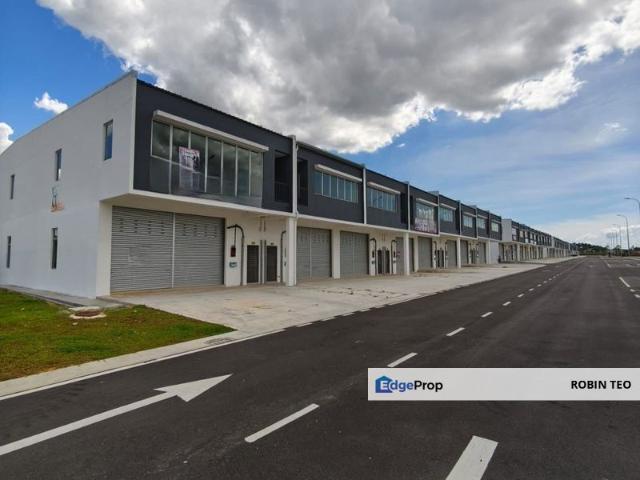 Warehouse for sale in Pusat Komersial Indah, Kulai