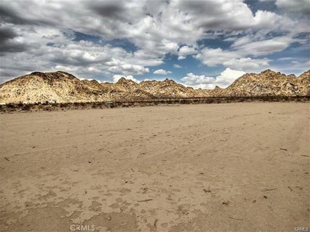 Land for sale in Lucerne Valley, California
