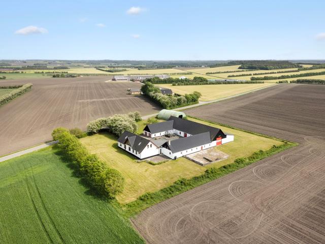 Landejendom til salg i Brønderslev-Dronninglund