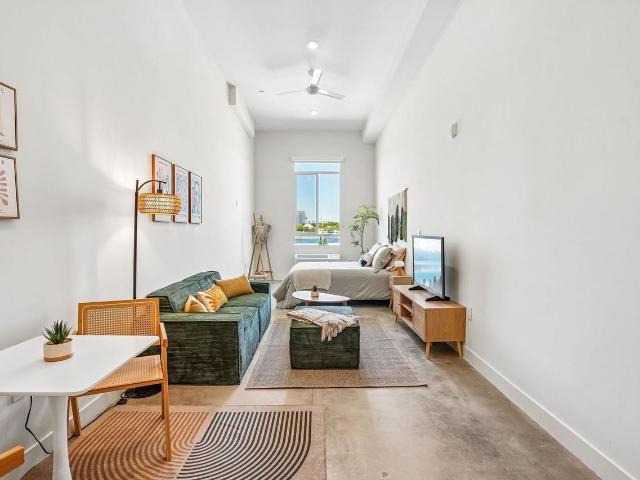 Apartment for rent in Canoga Park, California