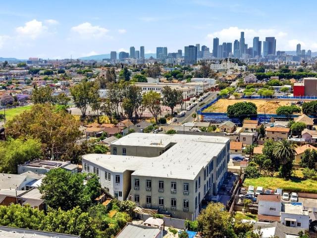 Apartment for rent in Canoga Park, California