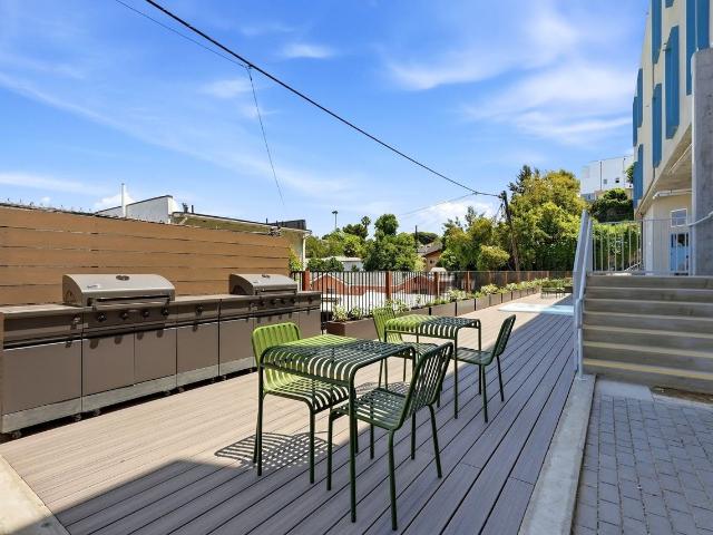 Apartment for rent in Canoga Park, California