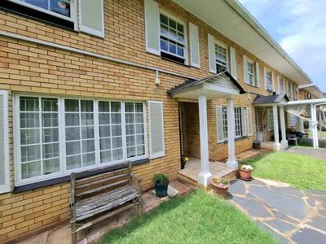 Townhouse for sale in Queensburgh, Kwazulu-natal