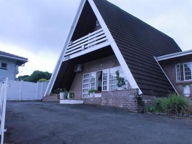 House for sale in Chatsworth, Kwazulu-natal