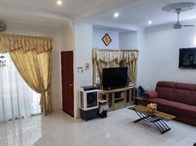 Terraced House for sale in Malaka