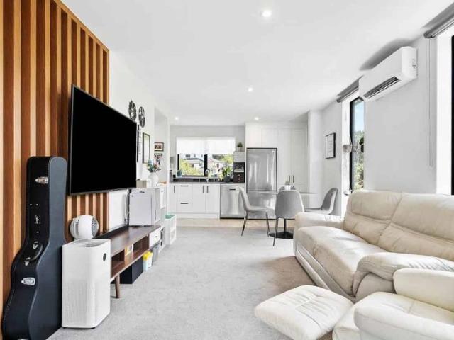 Townhouse for rent in Paremoremo