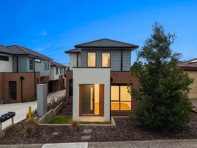 Townhouse for sale in Camerons Creek, Victoria