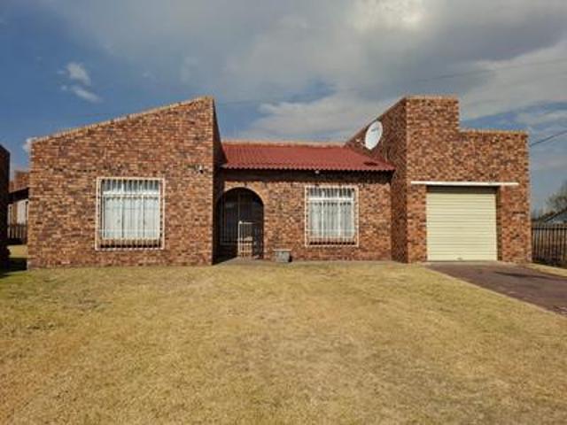 Townhouse for sale in Gert Sibande, Mpumalanga