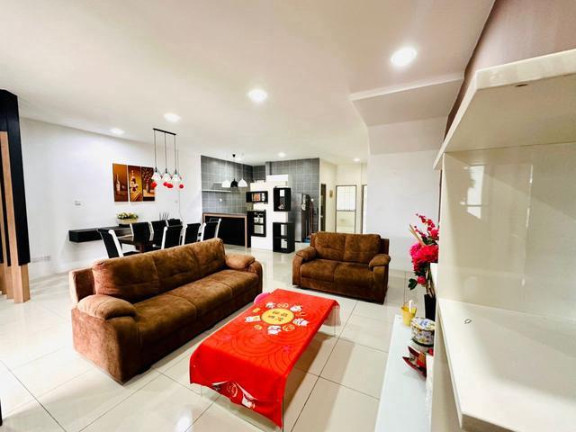 Terraced House for sale in Kuching, Bahagian Kuching