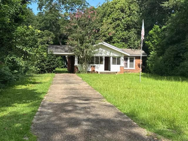 House for sale in Kinston, Alabama