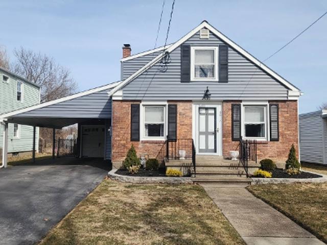 House for sale in Niagara, New York