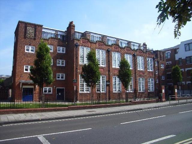 House for rent in St Ebbes, The Slade