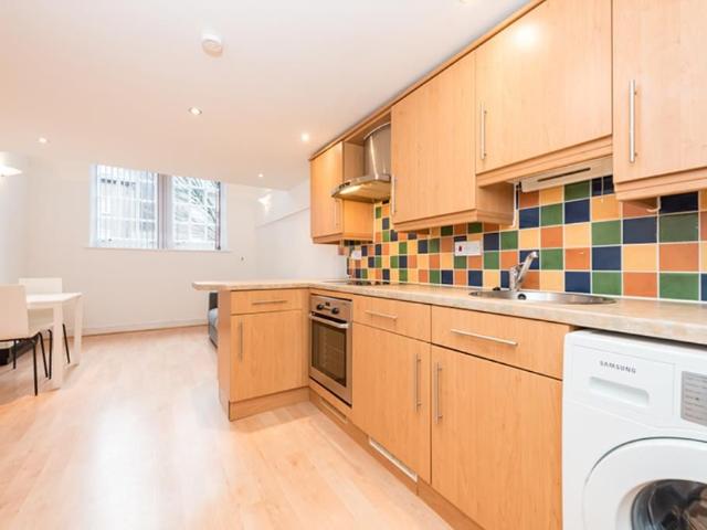 House for rent in St Ebbes, The Slade