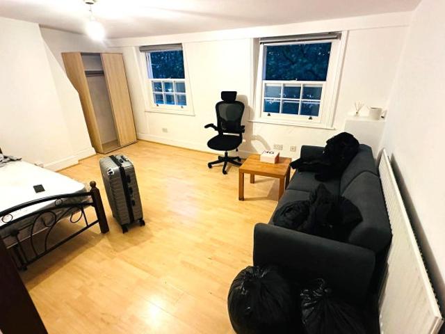 Apartment for rent in Stepney, Greater London