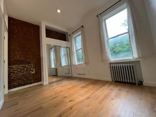 Room for rent in Arverne, New York