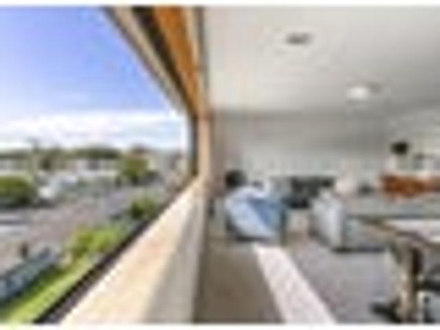 Apartment for sale in Narrow Neck